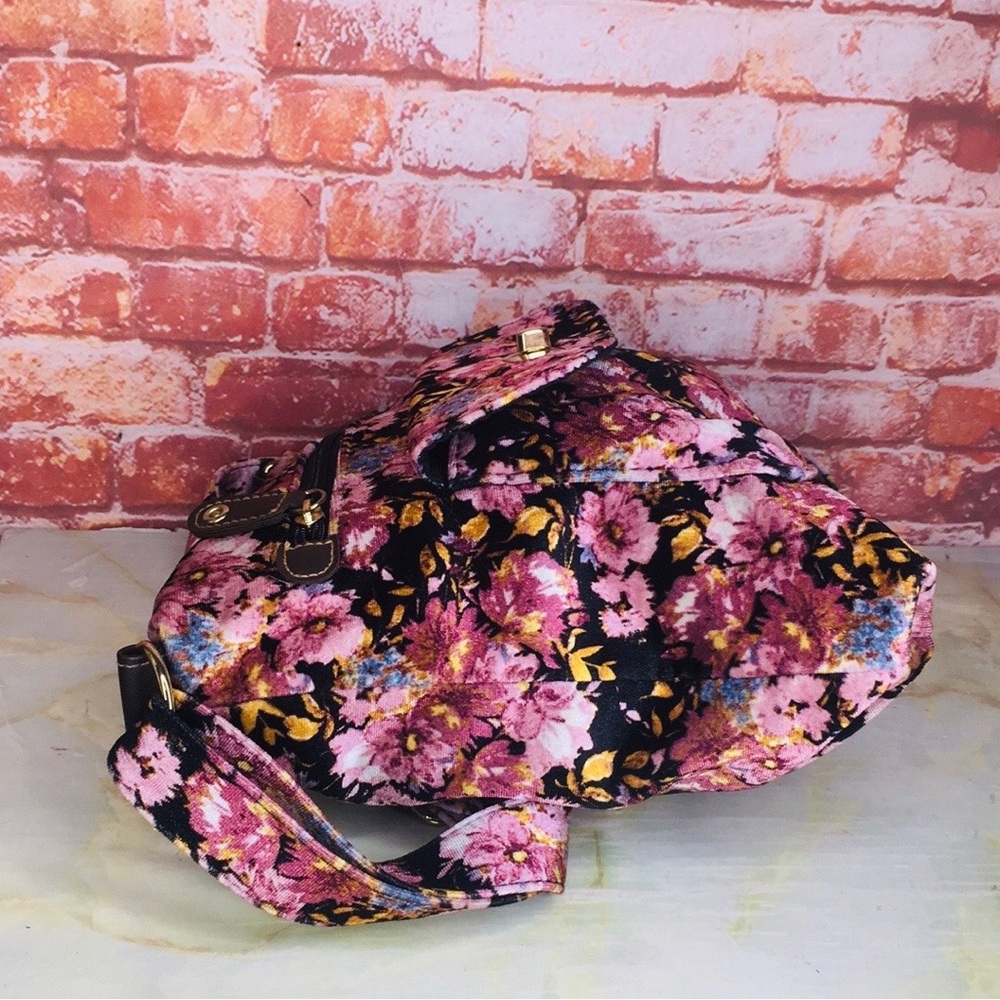 Soft Pink Velvet Floral Print Crossbody Bag - Picture 7 of 9